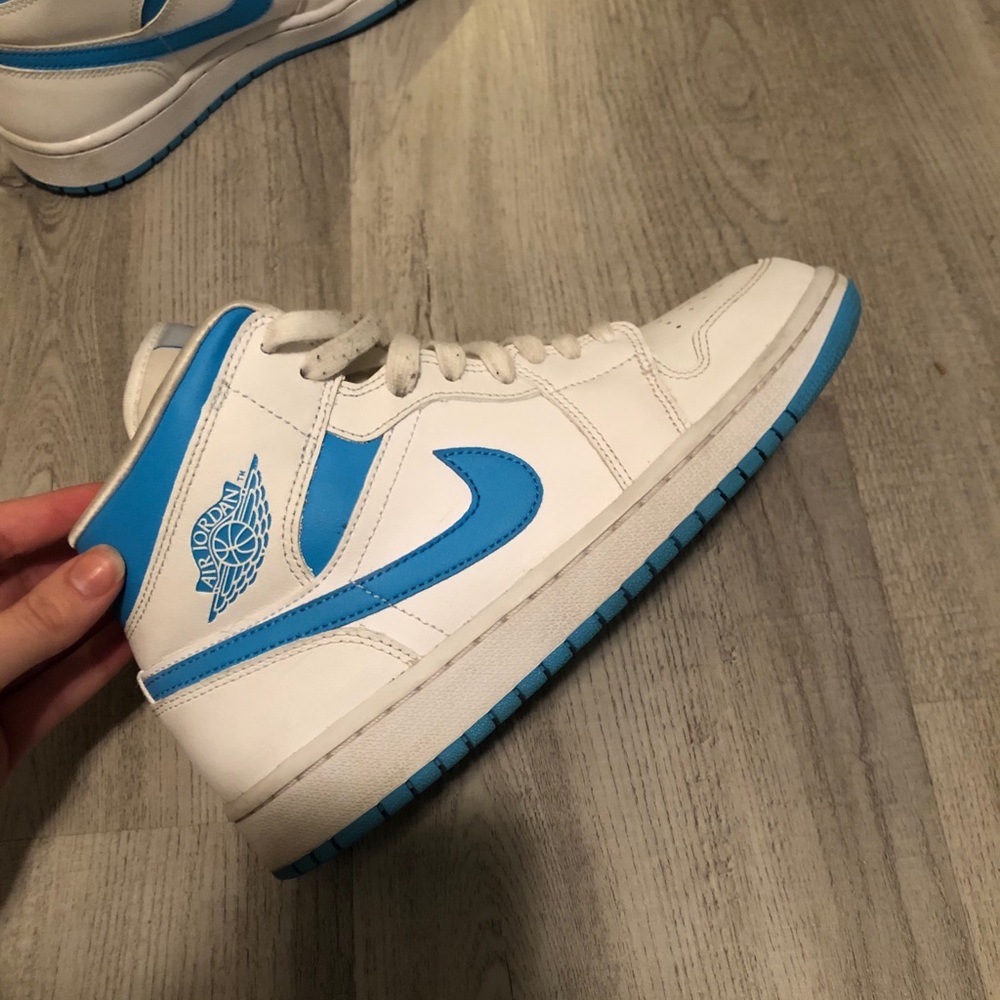 Unc mid Jordan 1s
